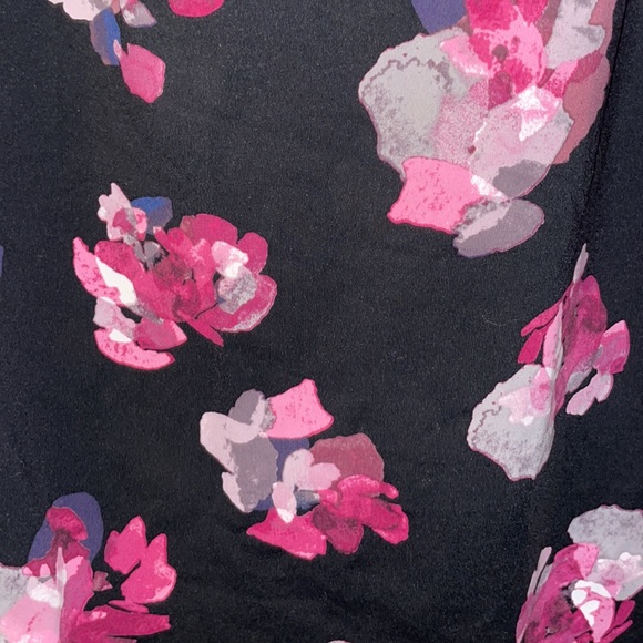 EUC set Black sweater tank and Black Floral skirt Large - Picture 5 of 5